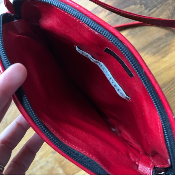 Donald J. Pliner 100% leather made in Spain mirrored purse - Picture 6 of 10